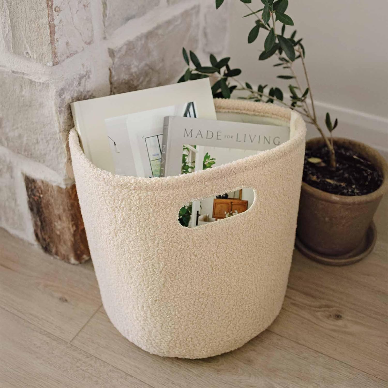 PUTSKA Basket – Round Storage for Toys and Clothes, Stuffed Animals – Soft Baby Girl Basket for Nursery, Kids Room, Bedroom, Living Room – Regular, Cream