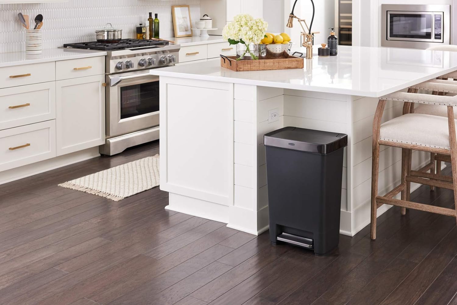 Rubbermaid Premier Series III Step-On Trash Can for Home and Kitchen, with Stainless Steel Rim, 12.4 Gallon, Charcoal, for Home/Kitchen/Garage/Apartment/Office