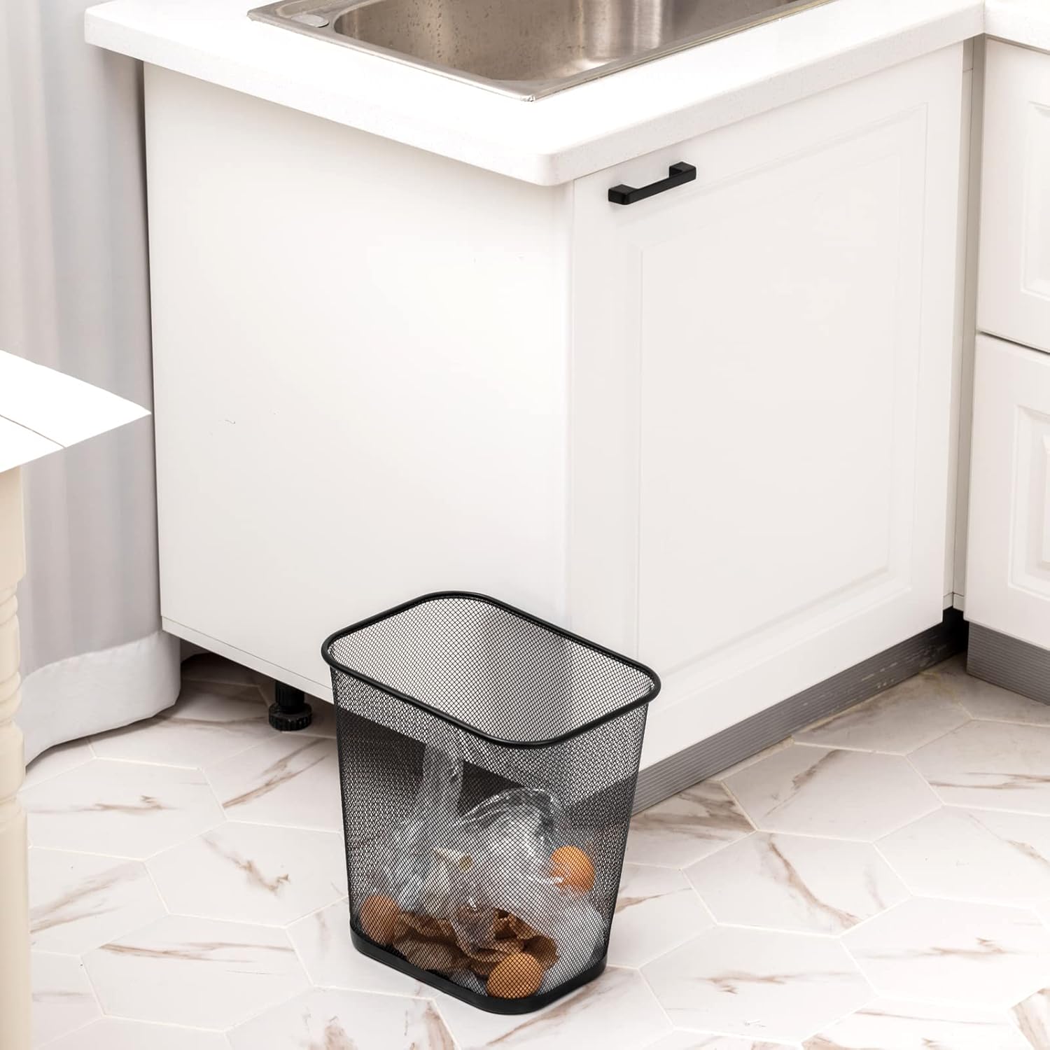 Nuanchu 6 Pcs Mesh Square Trash Cans 4 Gallons Wire Wastebasket for Home Black Metal Office Garbage Cans Rectangular Trash Bin for Kitchen Bathroom Bedroom, 11.7 x 8.5 x 11.8 Inch (Black)