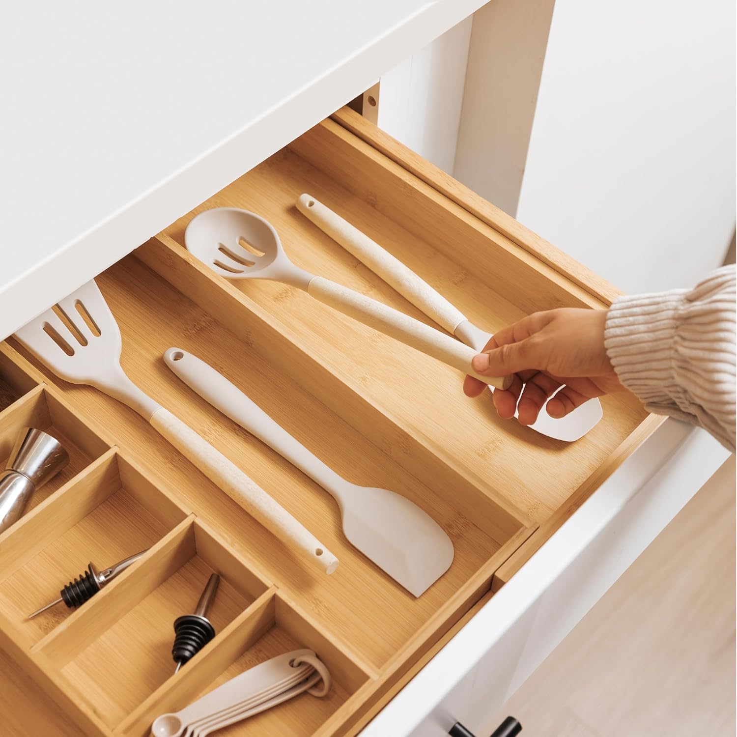 KitchenEdge Adjustable Kitchen Drawer Organizer for Utensils and Junk, Food-Safe Contract Grade with 100% Sustainable Wood, Expandable from 19 to 33 Inches Wide - Natural Bamboo
