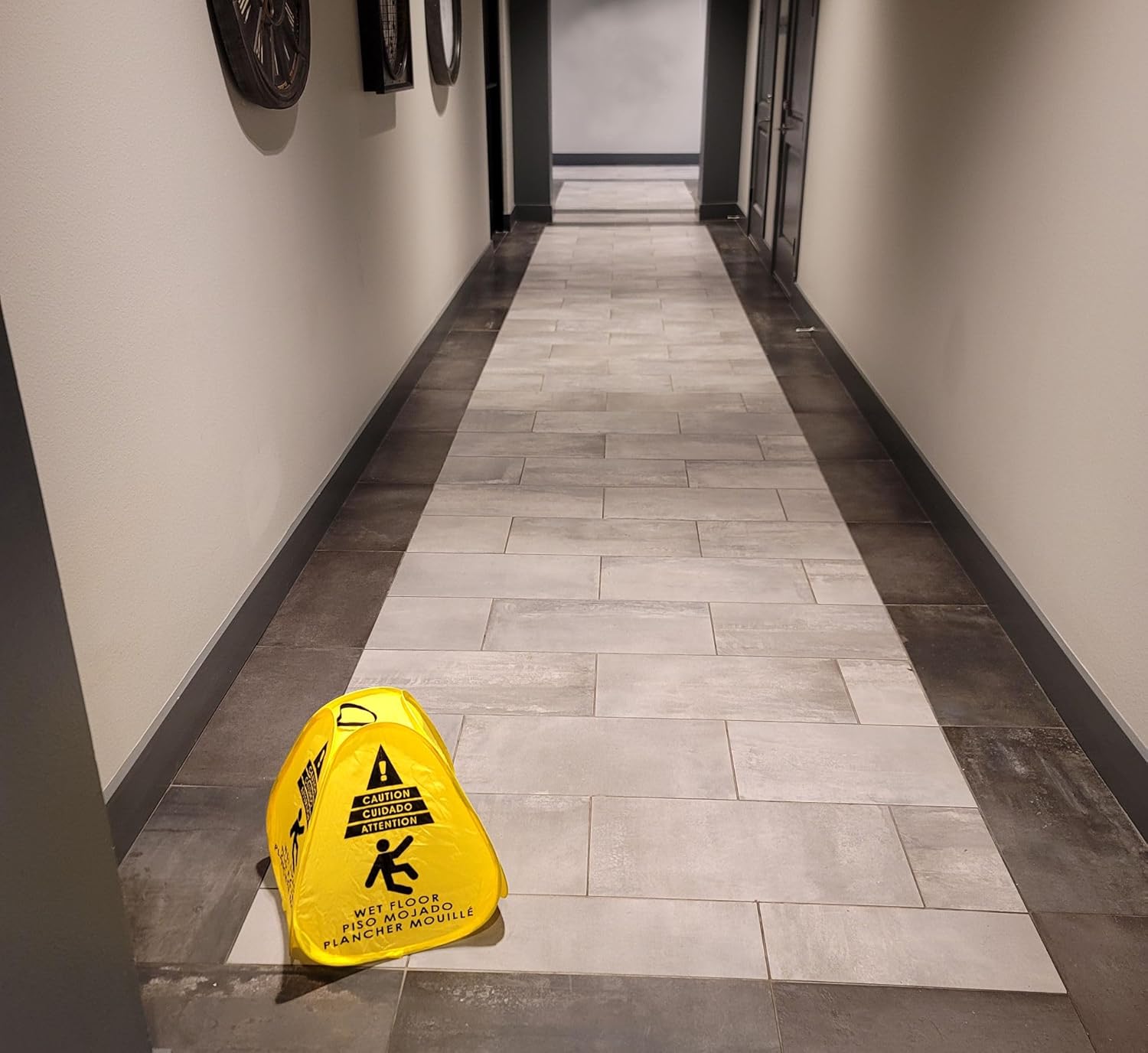 Kraken Sign Co - Pop-up Sign, Yellow 4-Sided Bilingual Trilingual English/Spanish/French Warning, Pop-up Caution Wet Floor Sign 16 inch for Restaurant, Commercial and Industrial Safety. Foldable, Portable, Durable (Yellow, 3 Pack)