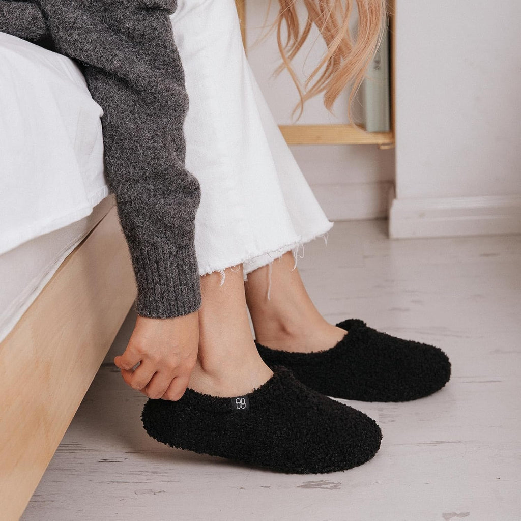 HomeTop Women's Fuzzy Curly Fur Memory Foam Loafer Slippers with Polar Fleece Lining
