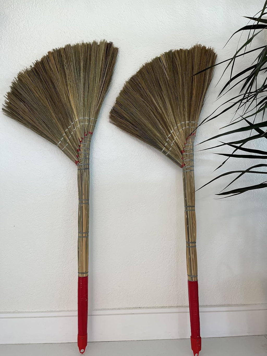 Coco Deluxe Vietnamese Natural Straw Broom /40" Handmade Soft Grass Broom for Indoor & Outdoor/Choi Bong Co Viet NAM Cao Cap (2)